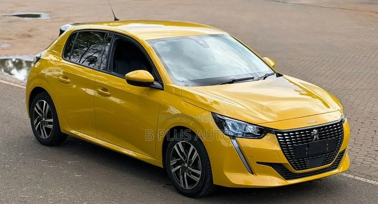 Peugeot 208 2020 Yellow