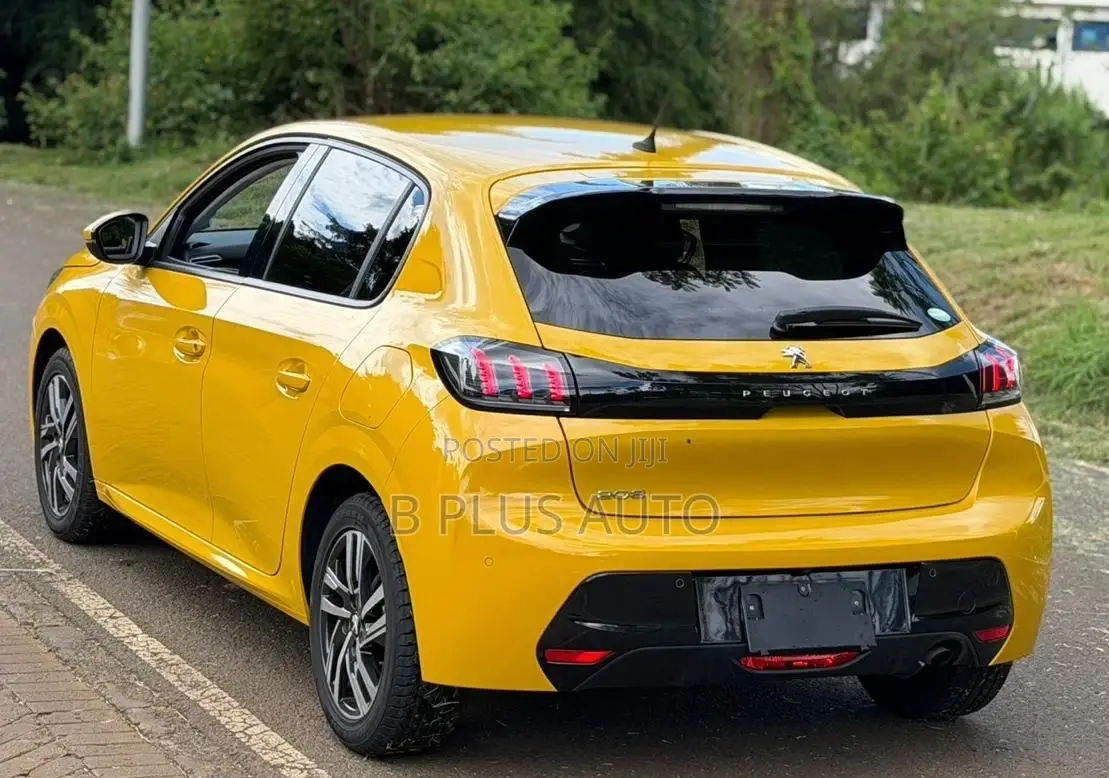 Peugeot 208 2020 Yellow