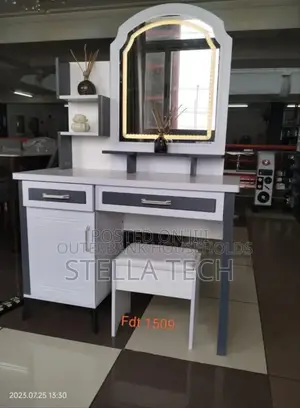 Executive Boss Big Dressing Table With Sliding Mirror With Light