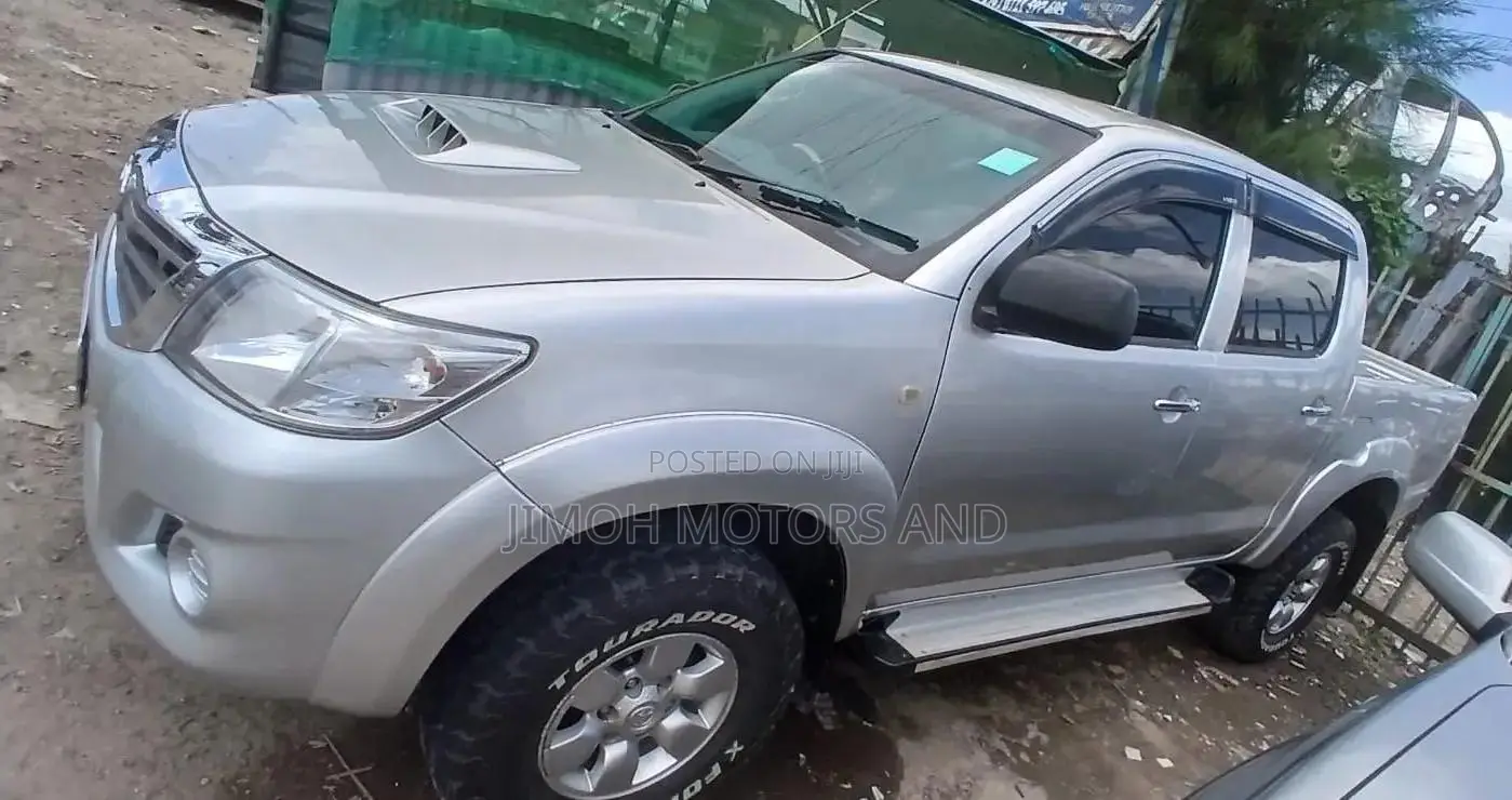 Toyota Hilux 2014 Silver