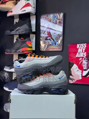 Nike Air Max 95 Kith Knicks Sneakers.