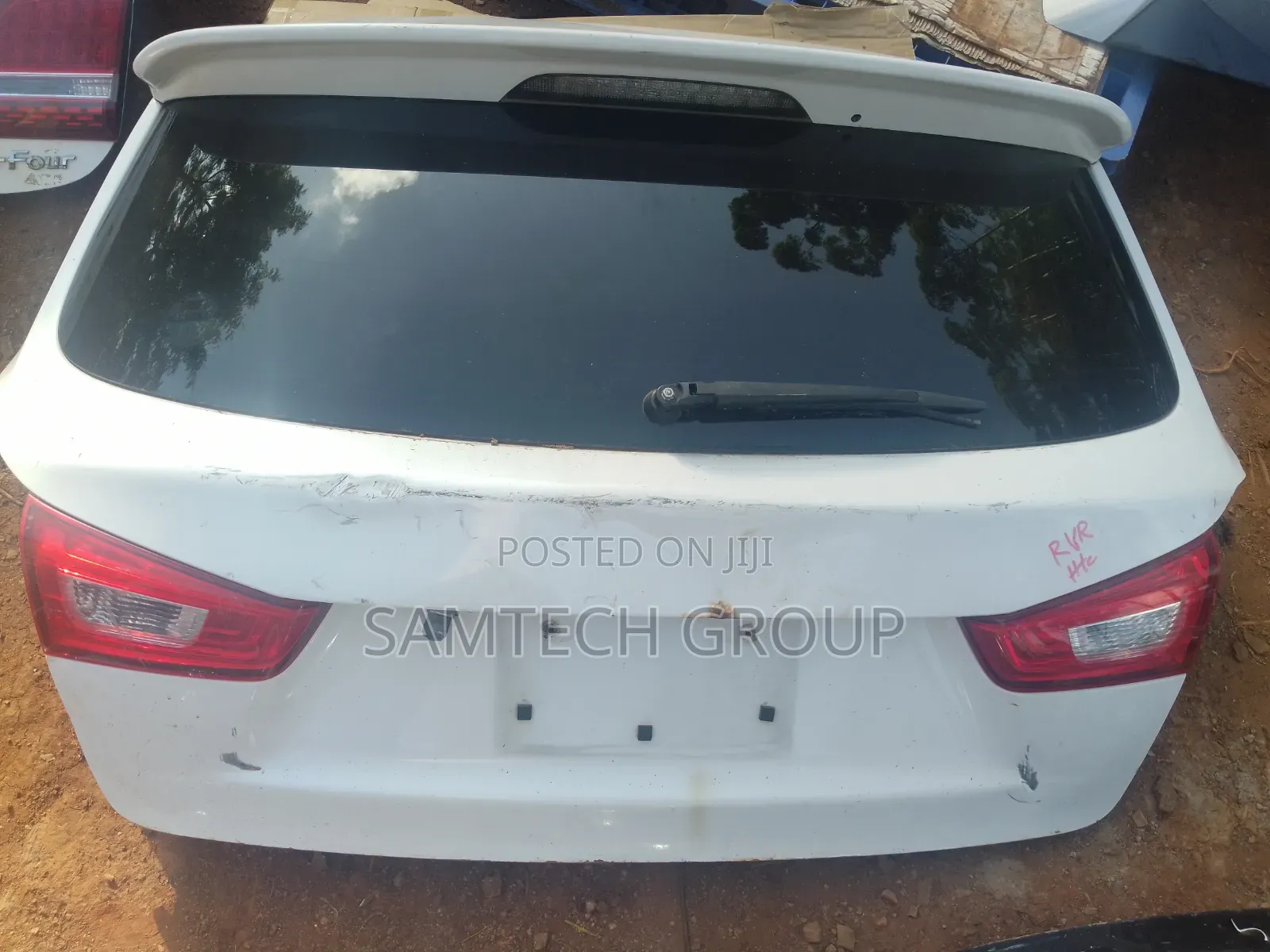 Mitsubishi RVR 2012 Boot X-Japan Tail Gat
