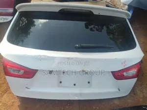 Mitsubishi RVR 2012 Boot X-Japan Tail Gat