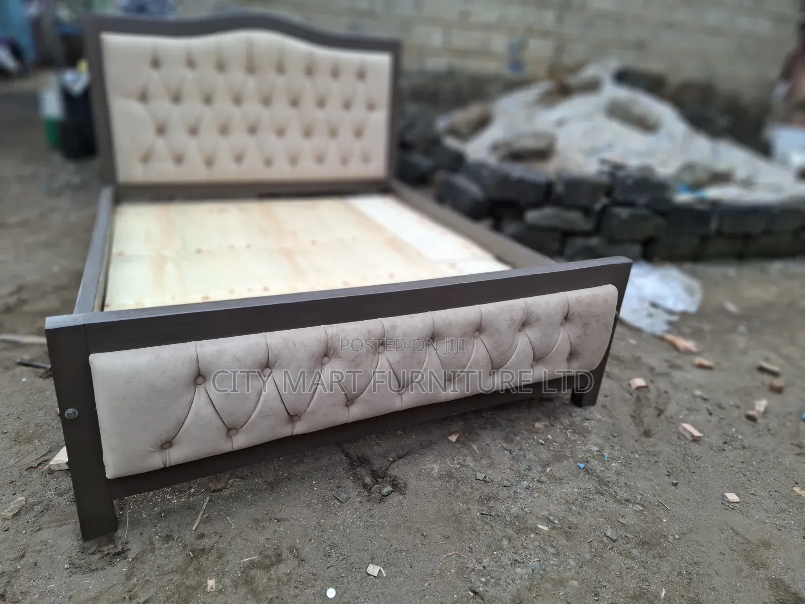 Tasteful Modern Mocket Beds on Offer!