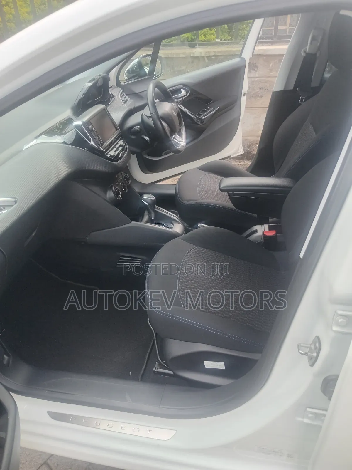 Peugeot 208 2019 White