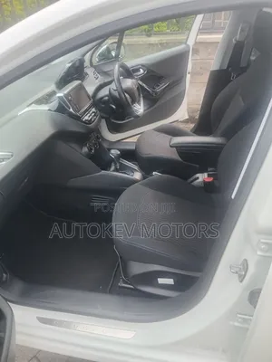 Peugeot 208 2019 White