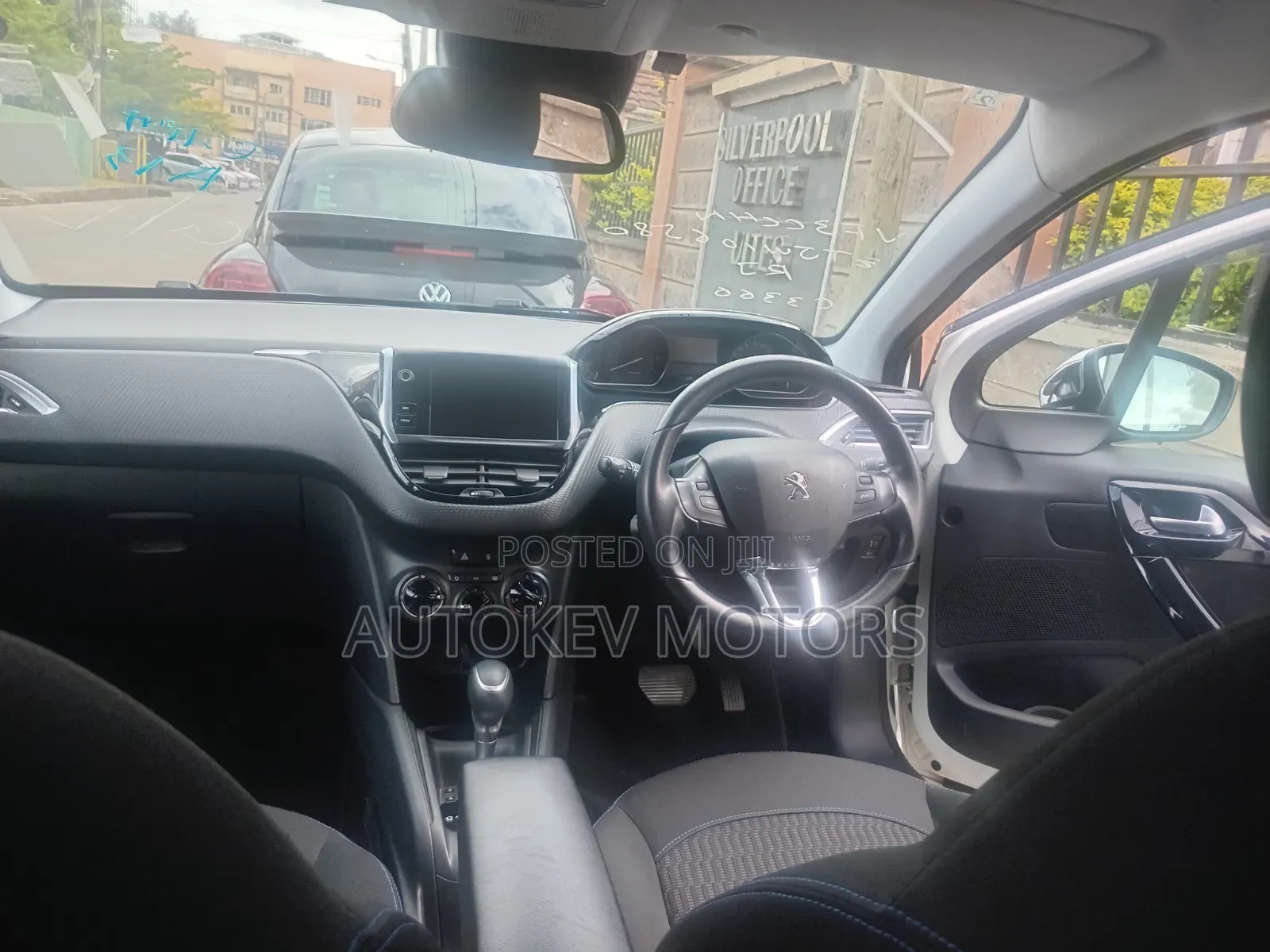Peugeot 208 2019 White