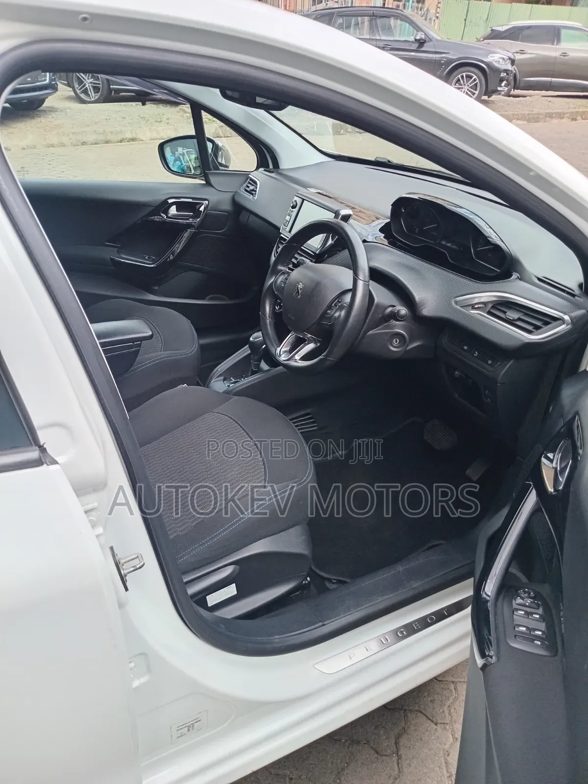 Peugeot 208 2019 White