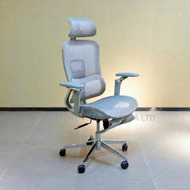 Swivel White Ergonomic Desk Seat With Footrest