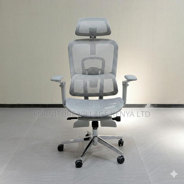 Swivel White Ergonomic Desk Seat With Footrest - thumbnail 3