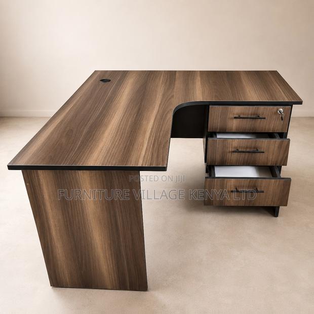 Generic Curved Workspace Computer Desk - thumbnail 5