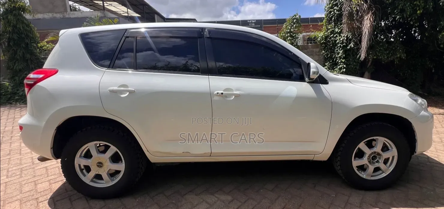 Toyota RAV4 2009 White