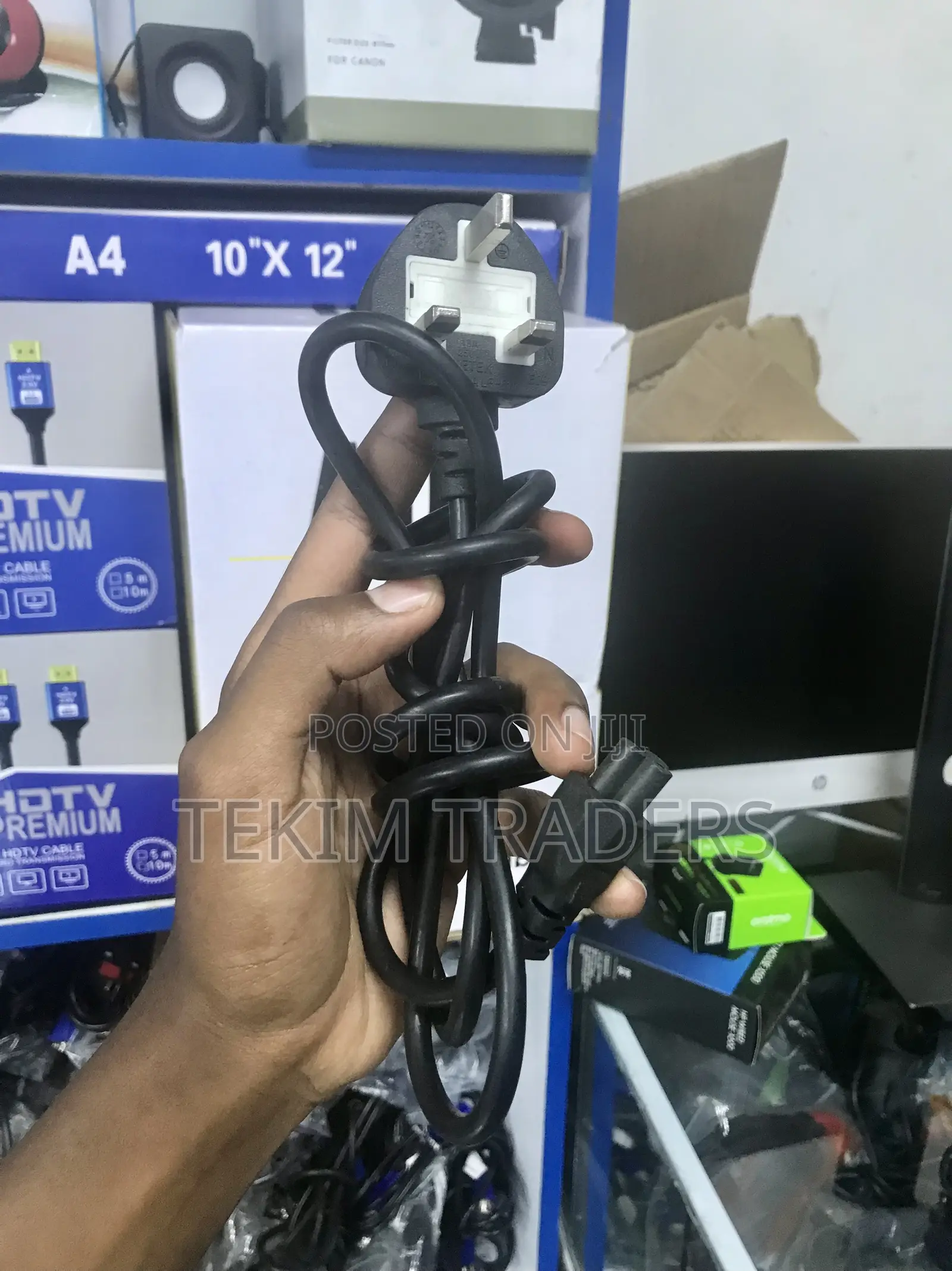 Best Price 1.5m Uk 3 Pin Flower Power Cable for Laptop