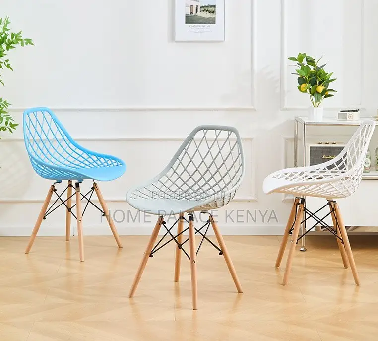 Dining Chair: Nordic Style Plastic Chair With Grid Pattern Back