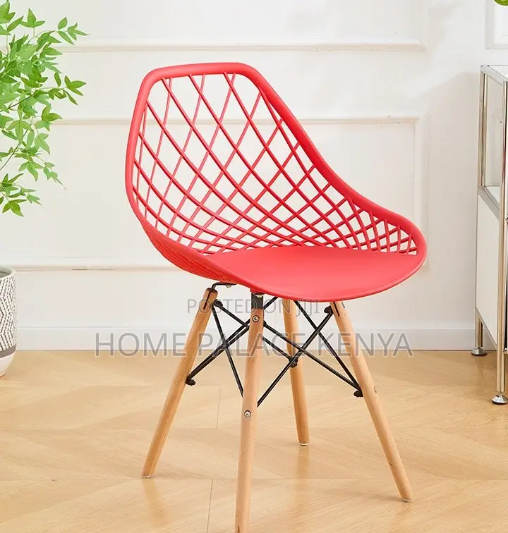 Dining Chair: Nordic Style Plastic Chair With Grid Pattern Back
