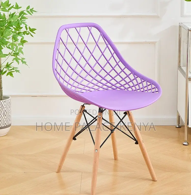Dining Chair: Nordic Style Plastic Chair With Grid Pattern Back