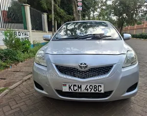 Toyota Belta 2010 Silver