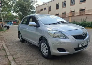 Toyota Belta 2010 Silver