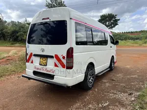 Toyota HiAce 2009 White