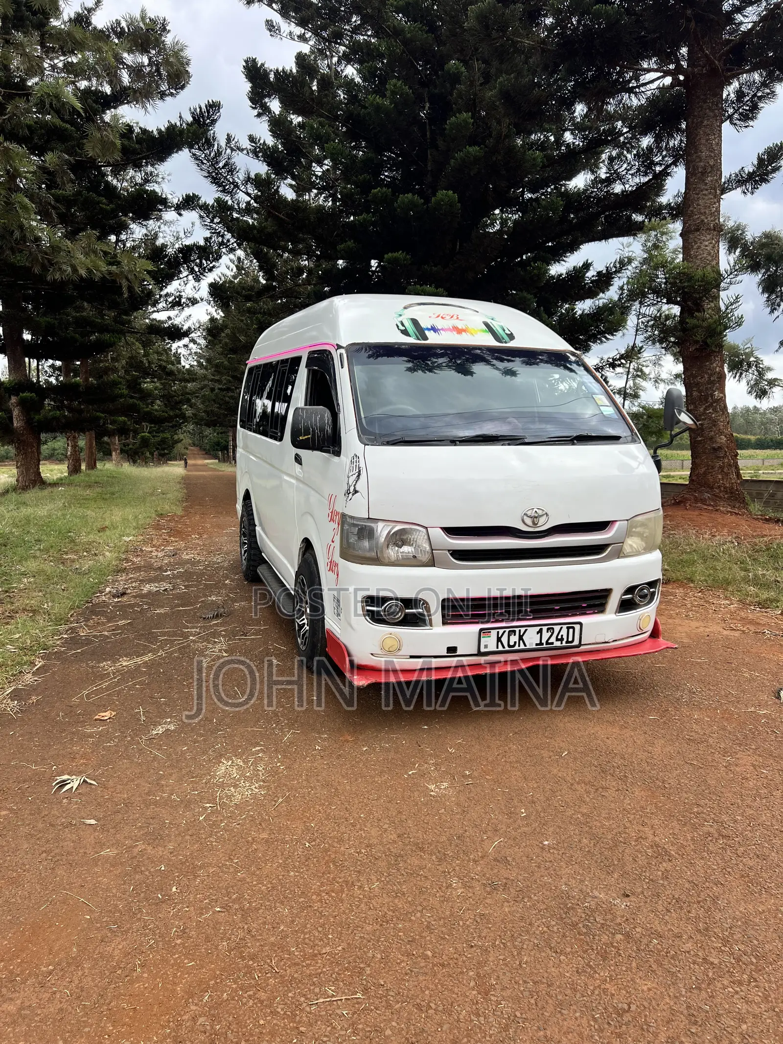 Toyota HiAce 2009 White