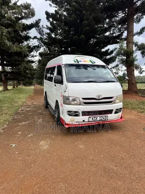 Toyota HiAce 2009 White