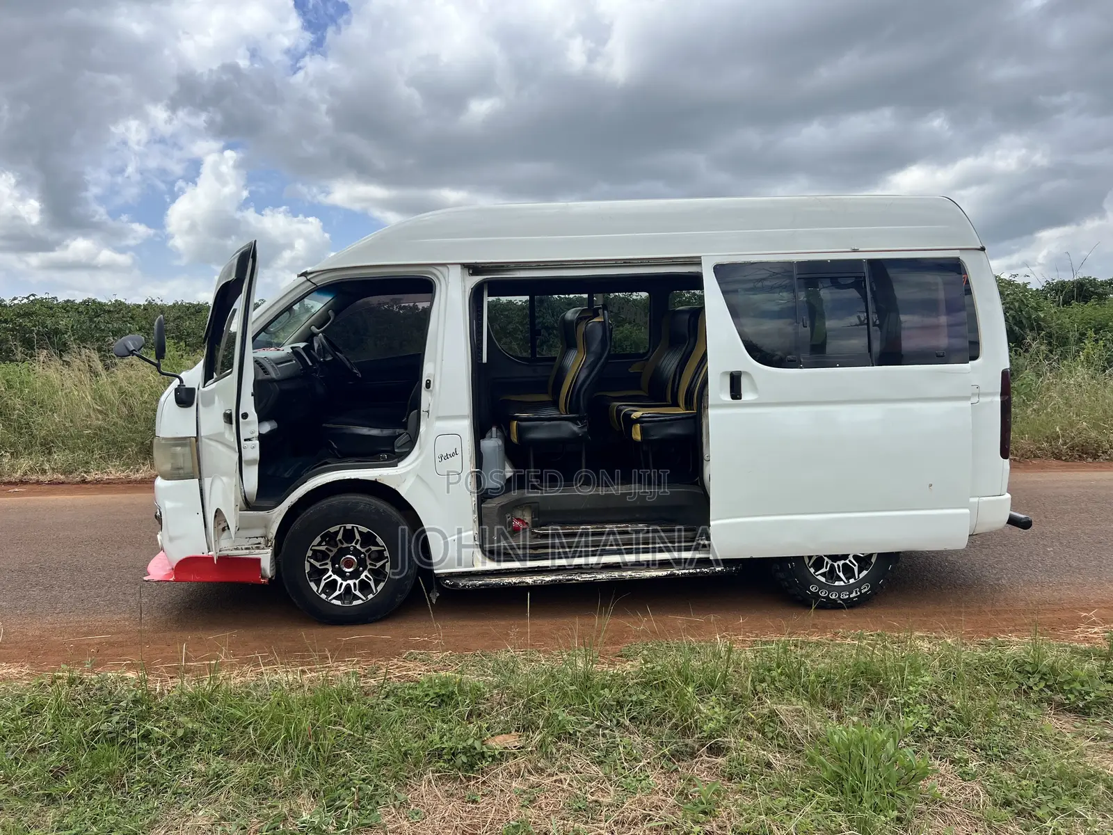 Toyota HiAce 2009 White