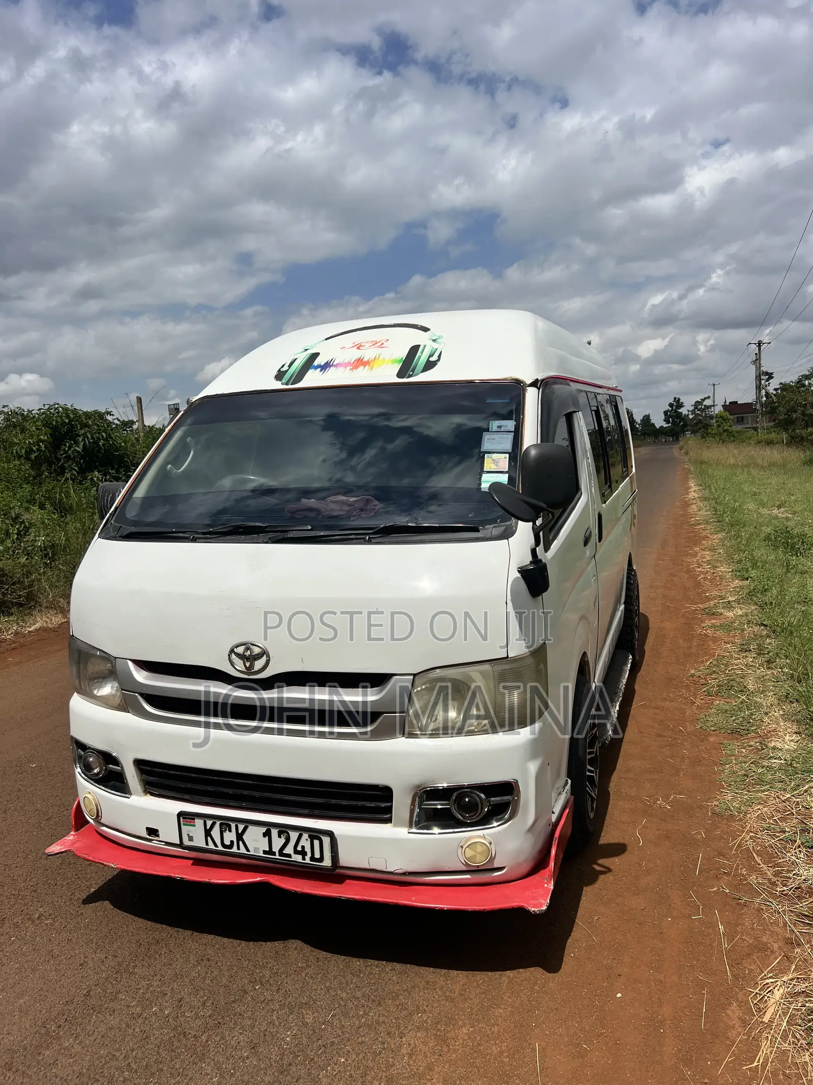 Toyota HiAce 2009 White