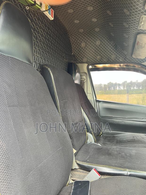 Toyota HiAce 2009 White - thumbnail 11