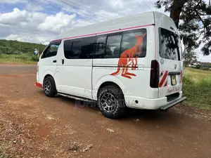 Toyota HiAce 2009 White