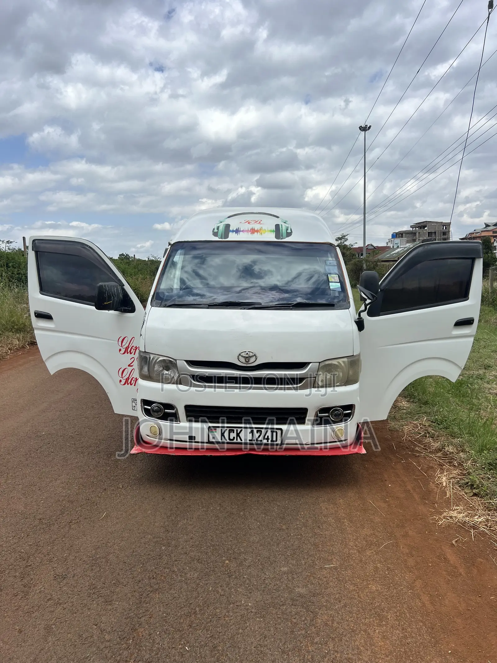 Toyota HiAce 2009 White