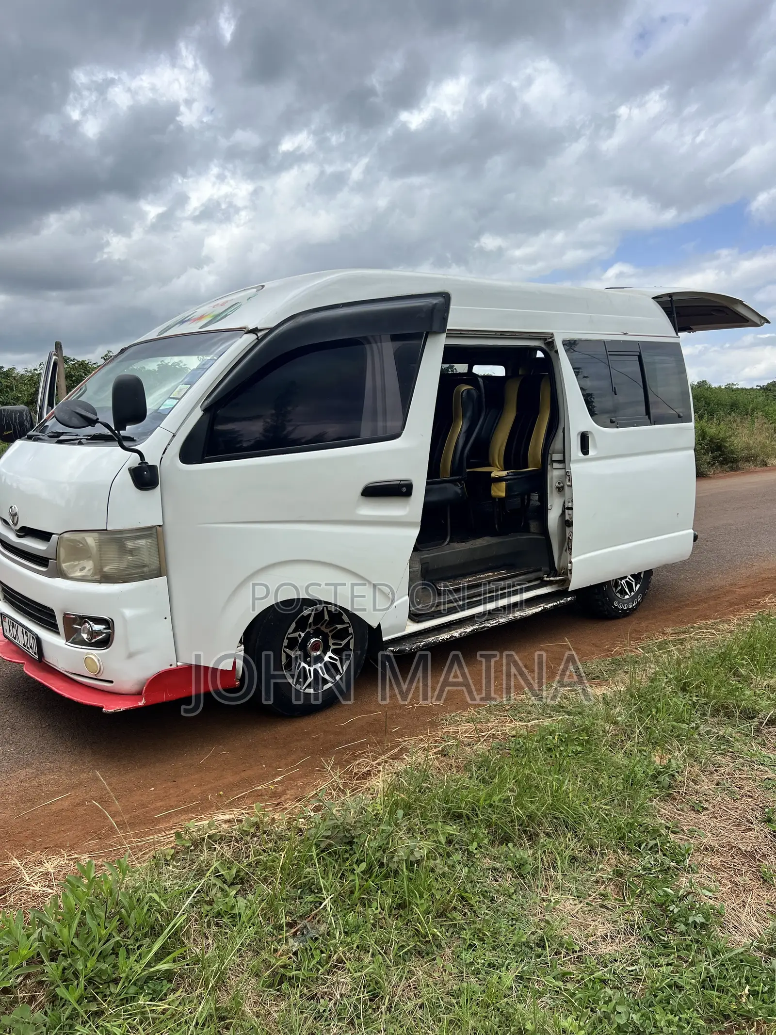 Toyota HiAce 2009 White
