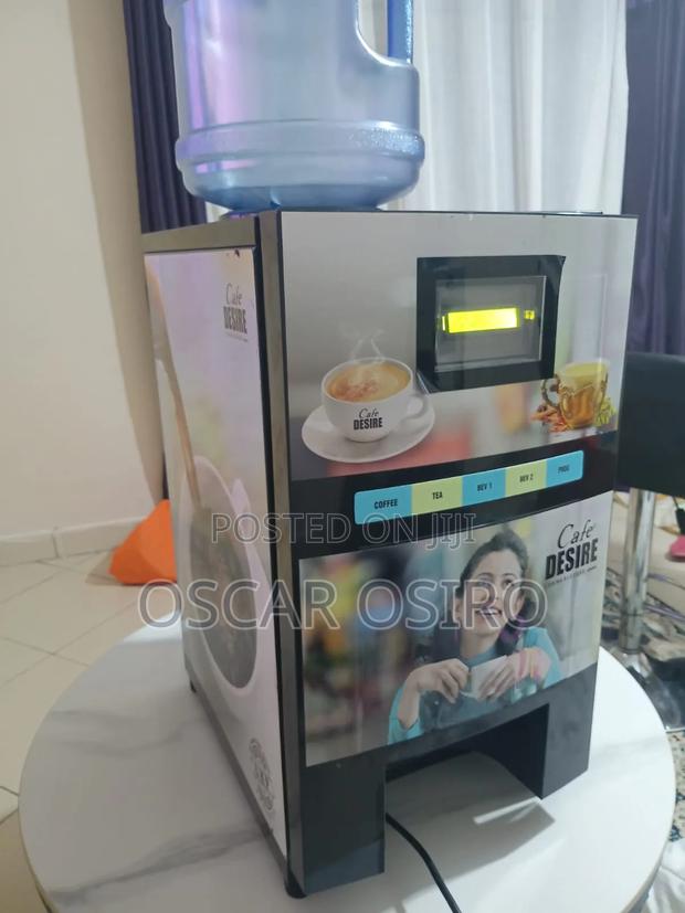 Cafe Desire 4 Lane Vending Machine - thumbnail 4
