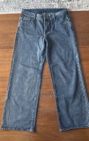 Low Rise Baggy Jeans