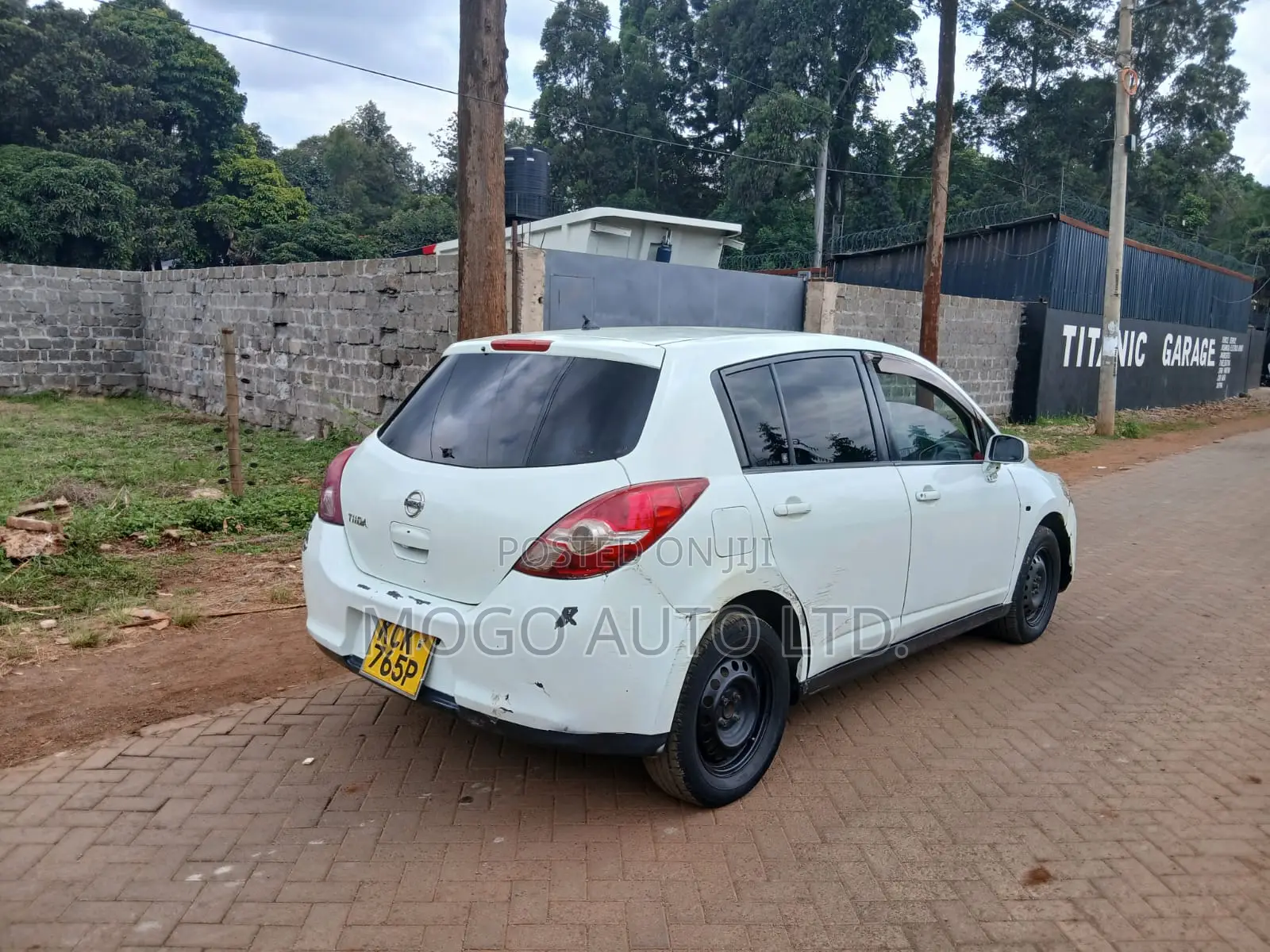 Nissan Tiida 2009 White