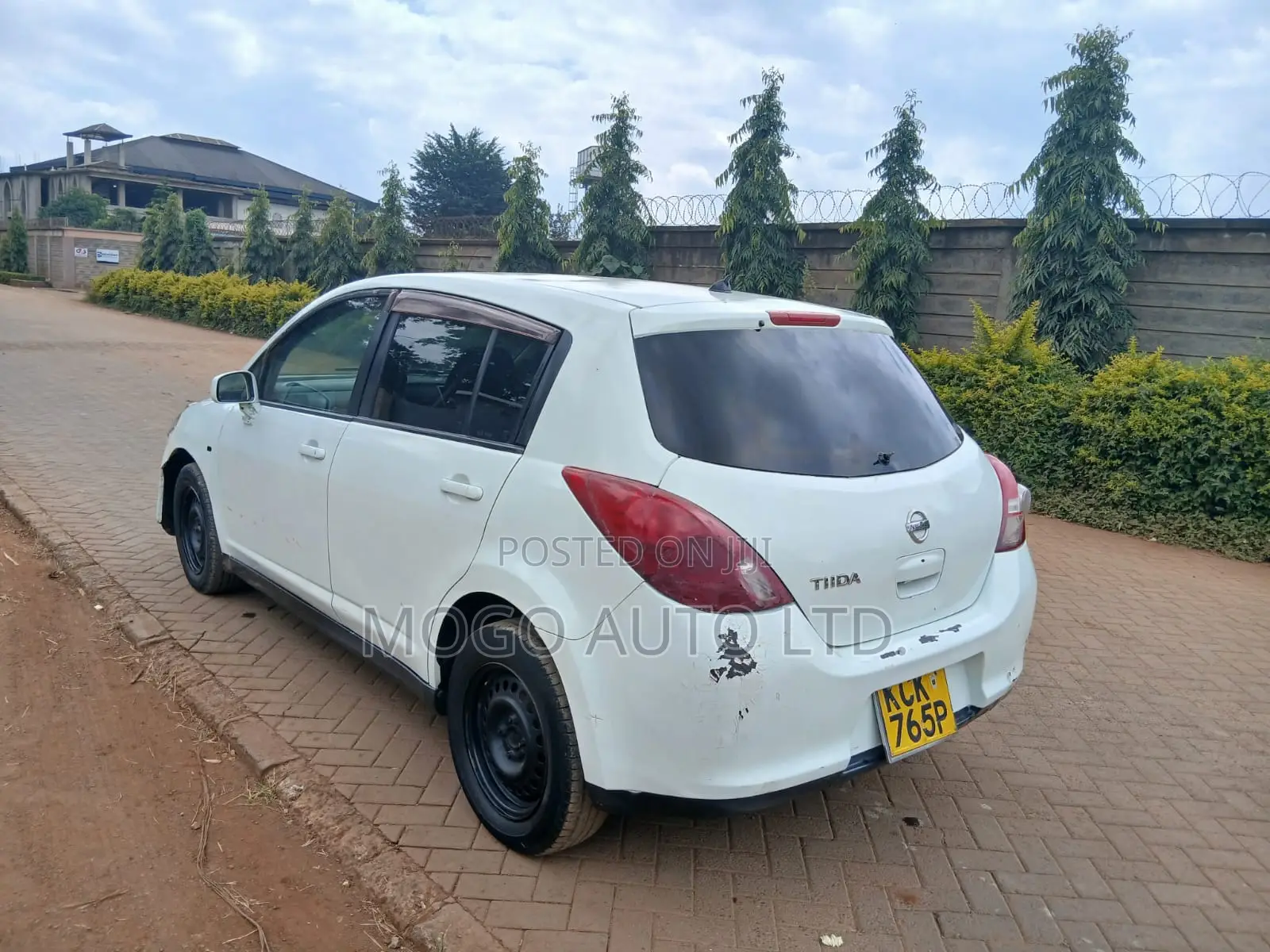 Nissan Tiida 2009 White