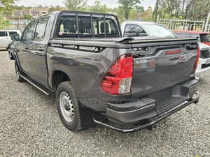 Toyota Hilux 2021 Gray