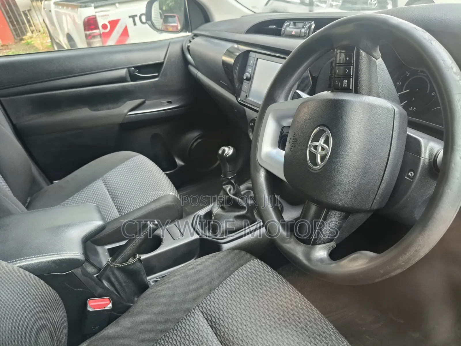 Toyota Hilux 2021 Gray