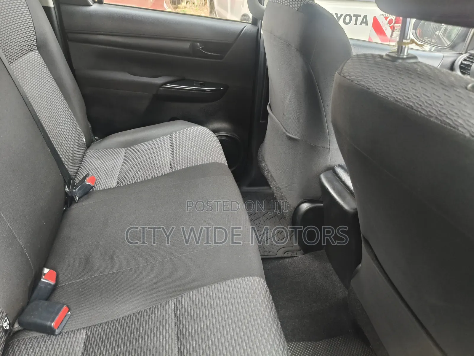 Toyota Hilux 2021 Gray