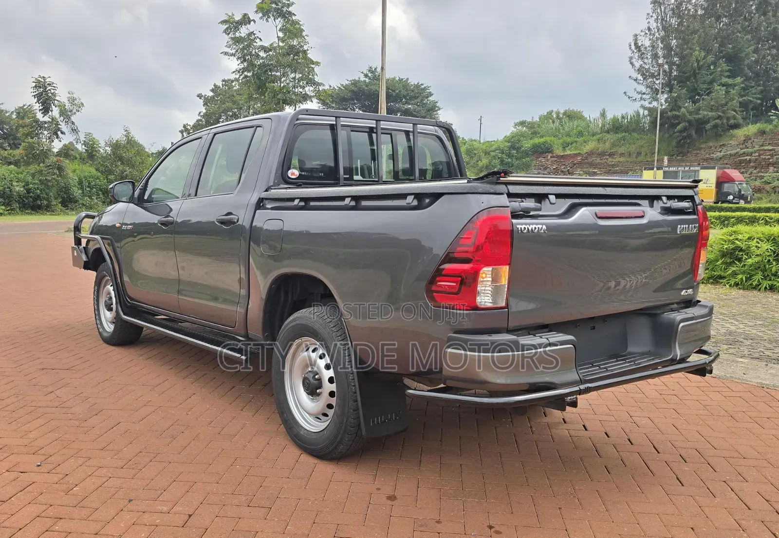 Toyota Hilux 2021 Gray