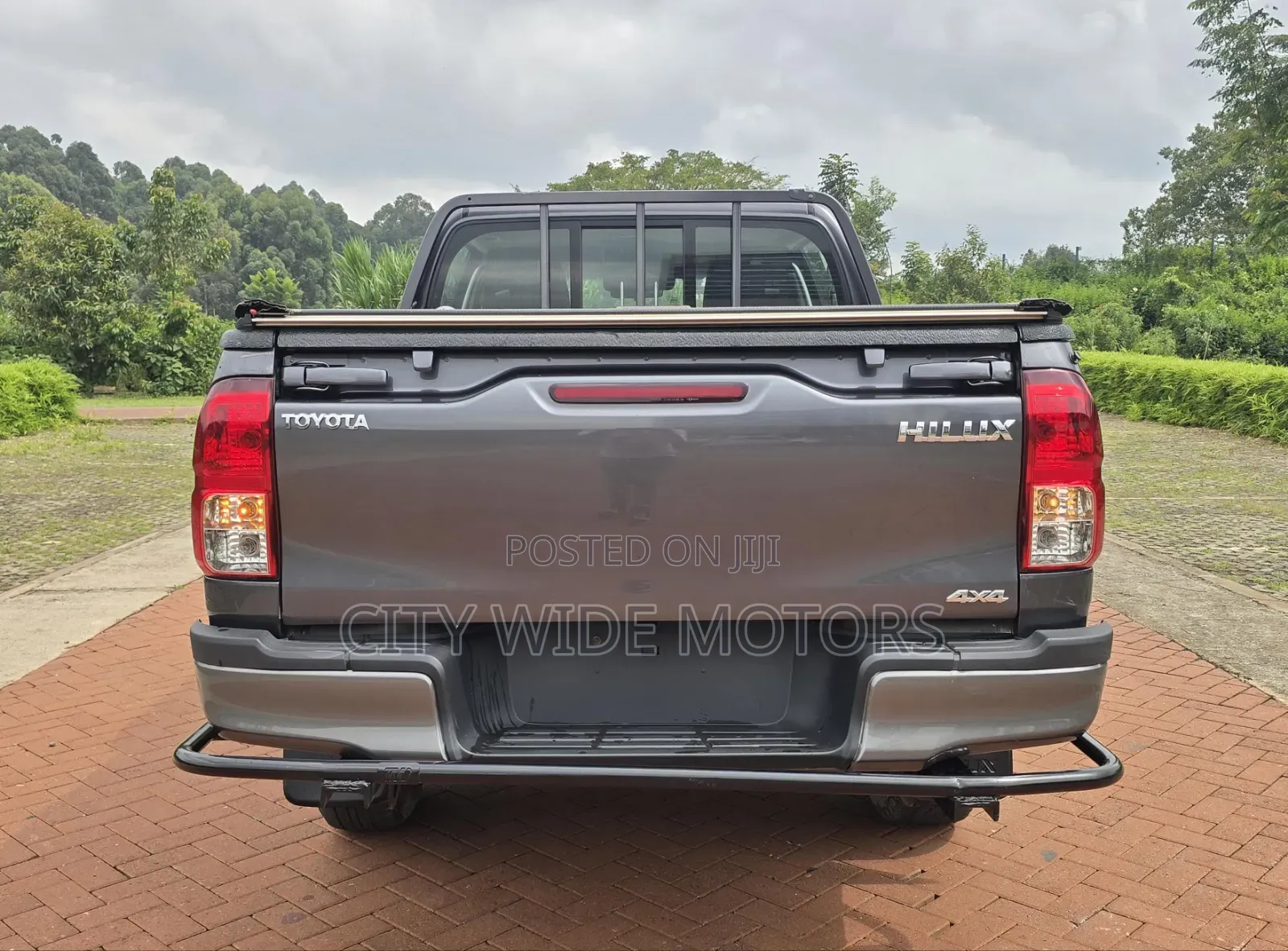 Toyota Hilux 2021 Gray