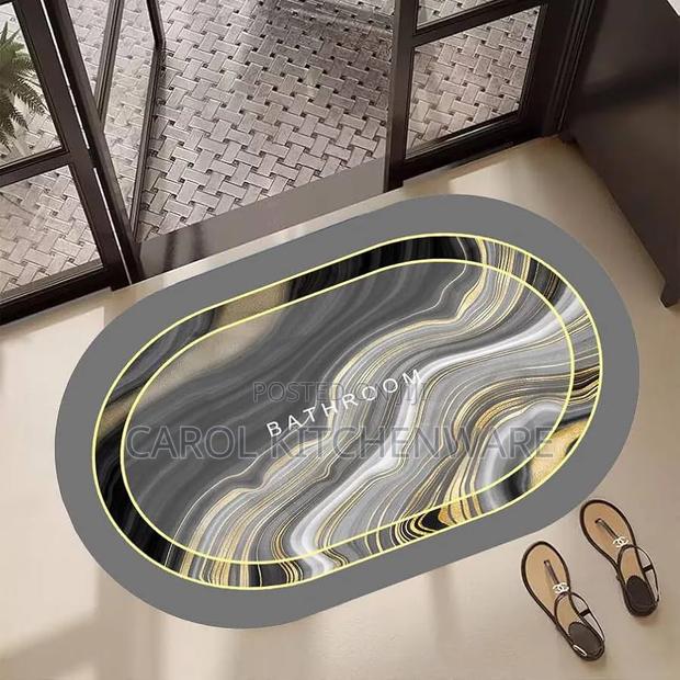 Super Absorbent Oval Rubber Mat / Anti-Slip Bathroom Mat - thumbnail 3