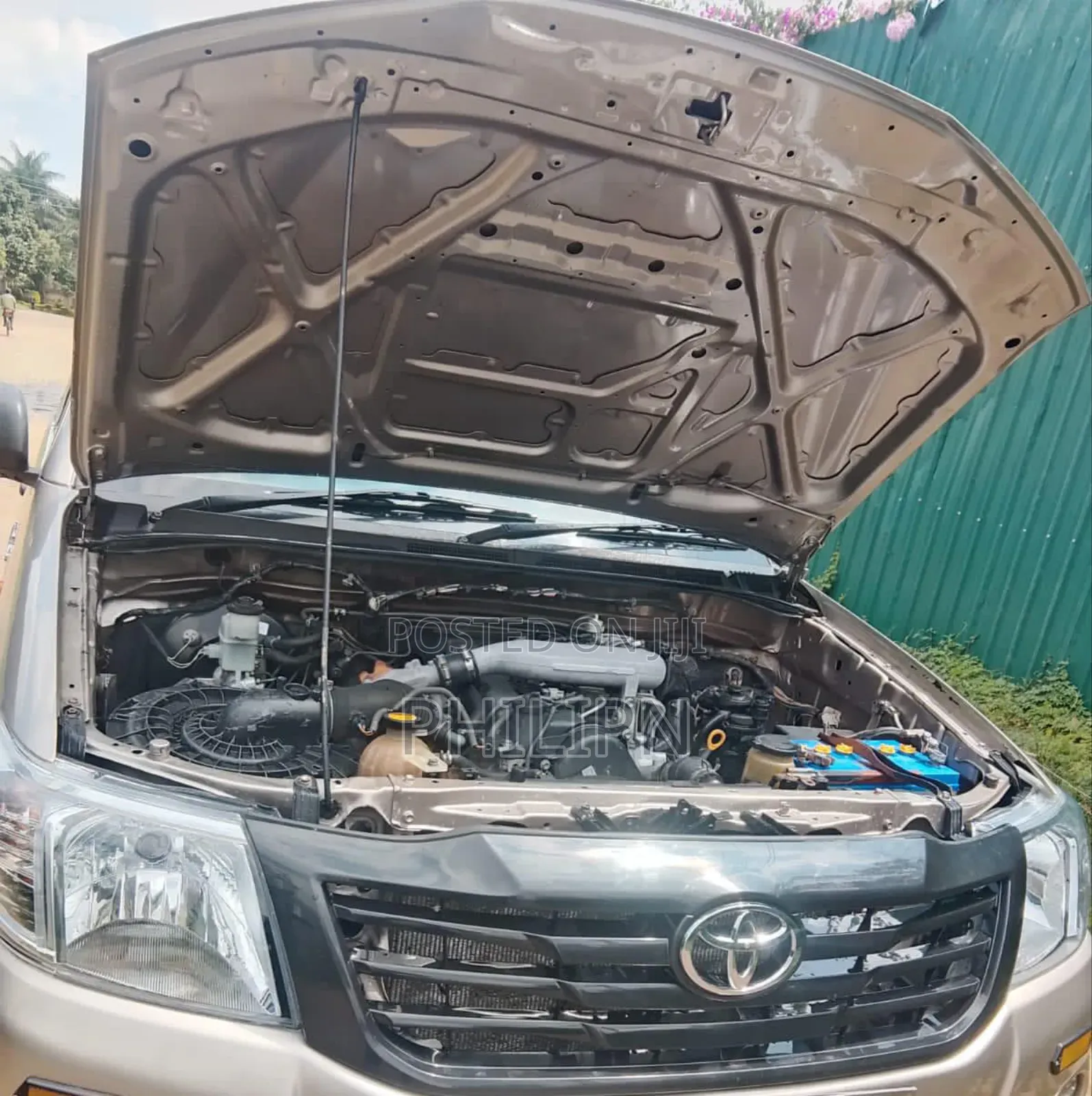 Toyota Hilux 2012 Silver