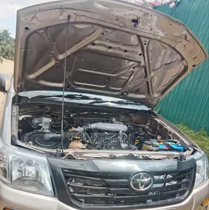 Toyota Hilux 2012 Silver