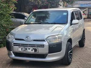 Toyota Succeed SV Premium 2016 Silver