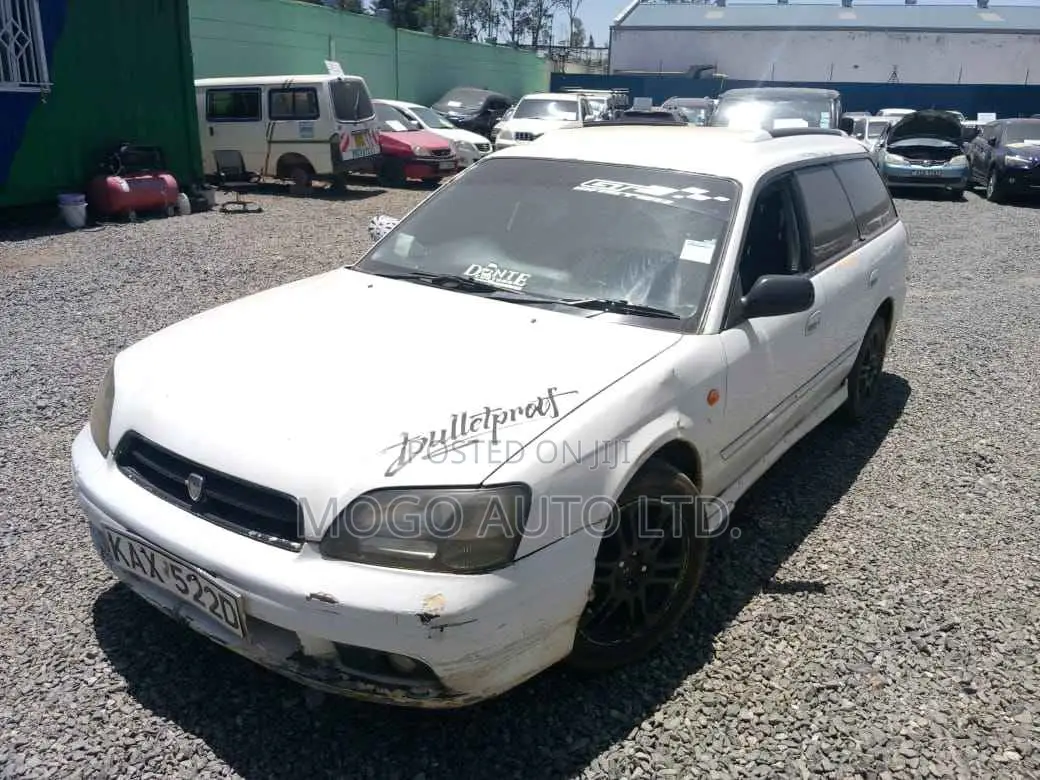 Subaru Legacy 2000 White