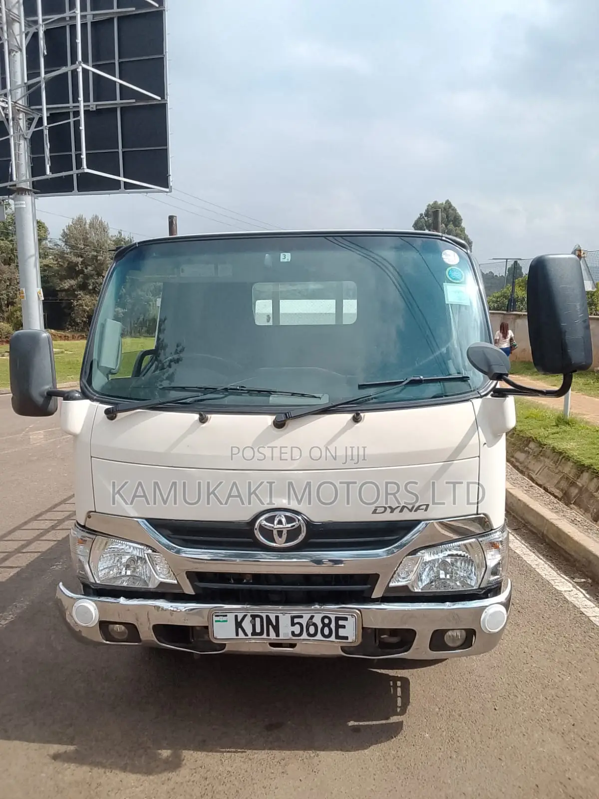 Toyota Dyna 2016 White