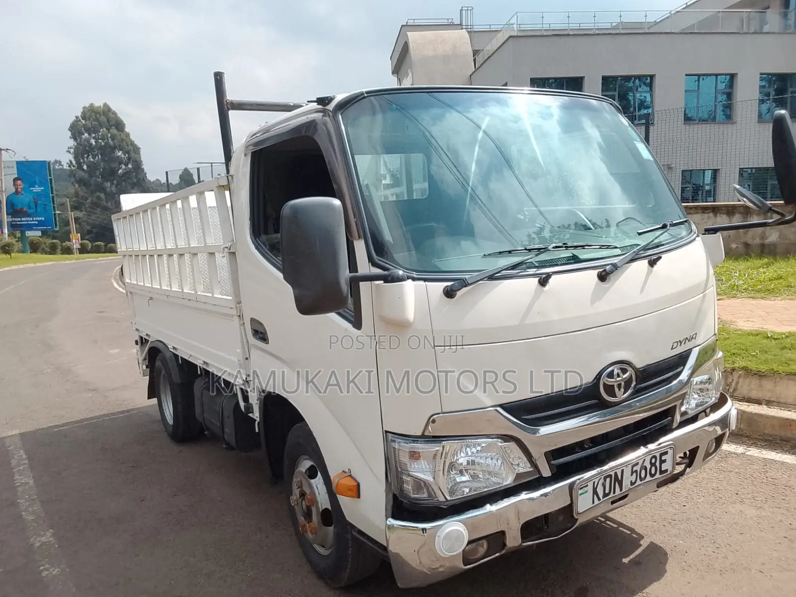 Toyota Dyna 2016 White