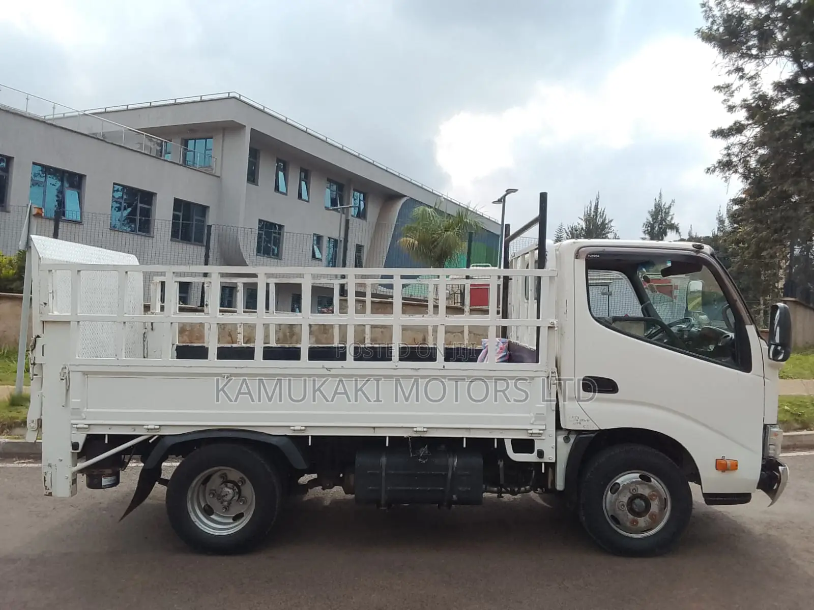 Toyota Dyna 2016 White