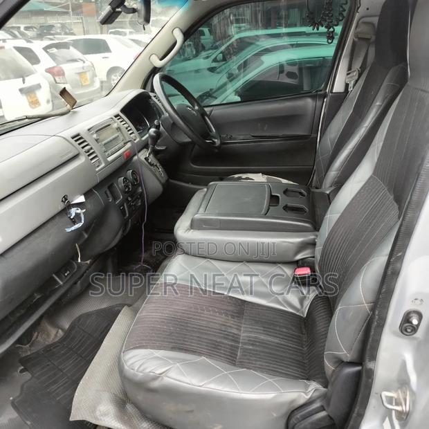 Toyota HiAce 2012 Silver - thumbnail 4