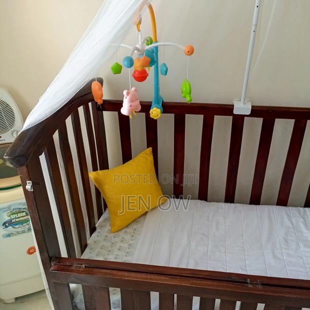 Well Maintained Baby Crib - thumbnail 2